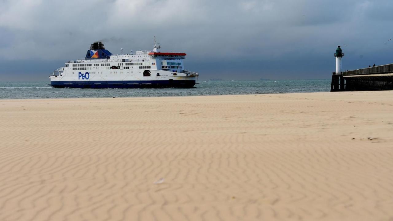 Studio Plage, Vue Mer Et Dragon, Garage Pour Moto カレー エクステリア 写真