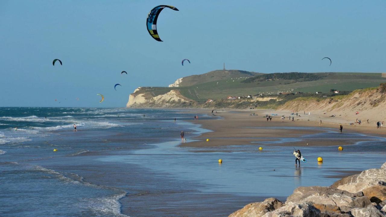 Studio Plage, Vue Mer Et Dragon, Garage Pour Moto カレー エクステリア 写真